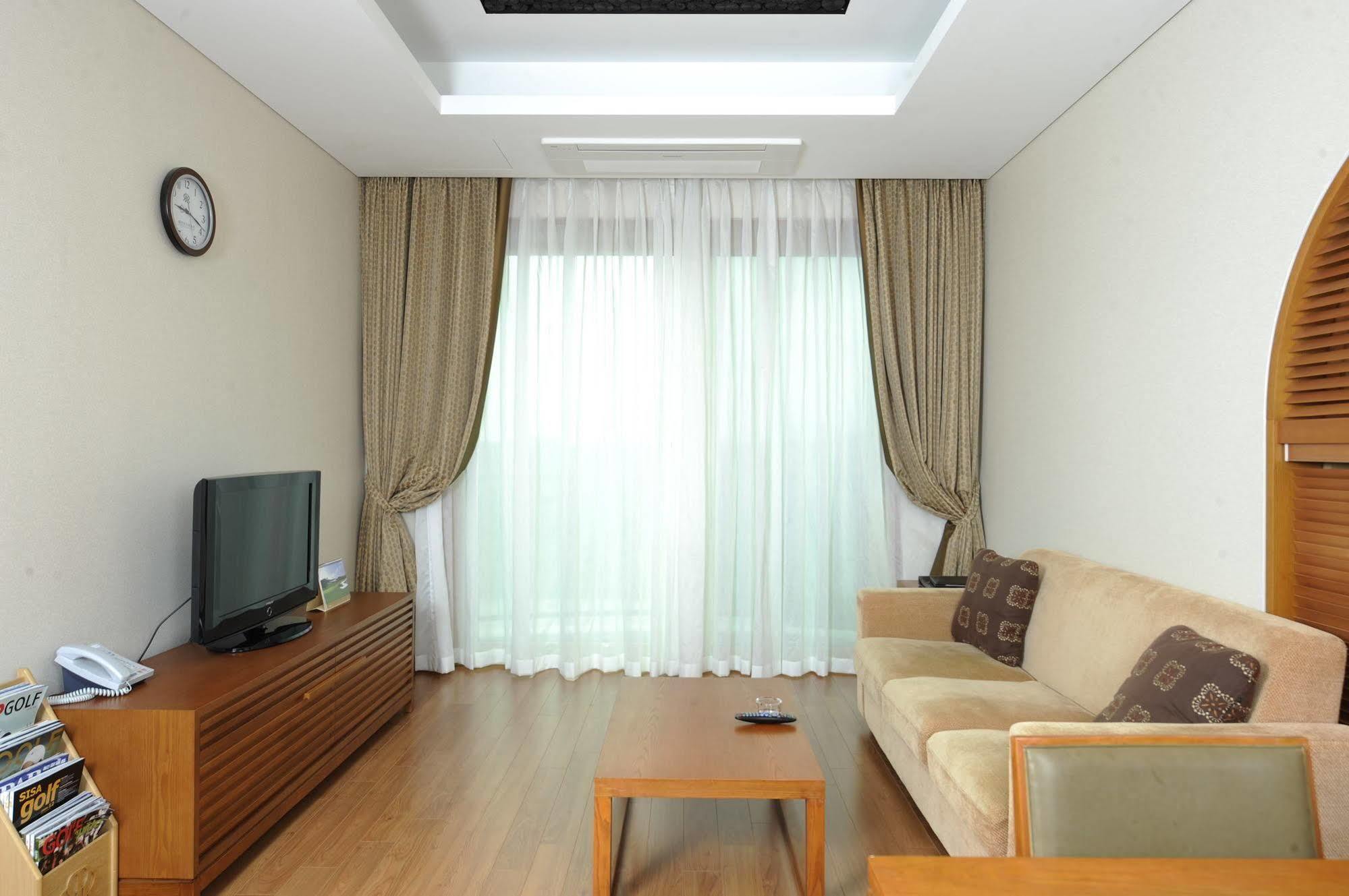 Hotel Pineridge à Sokcho Extérieur photo